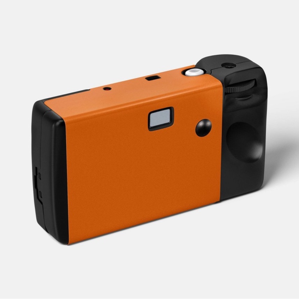 Game Day Disposable Camera -
Copper Ore: Single-Use, Built-In Flash, Fixed Focus - Picture 3 of 6